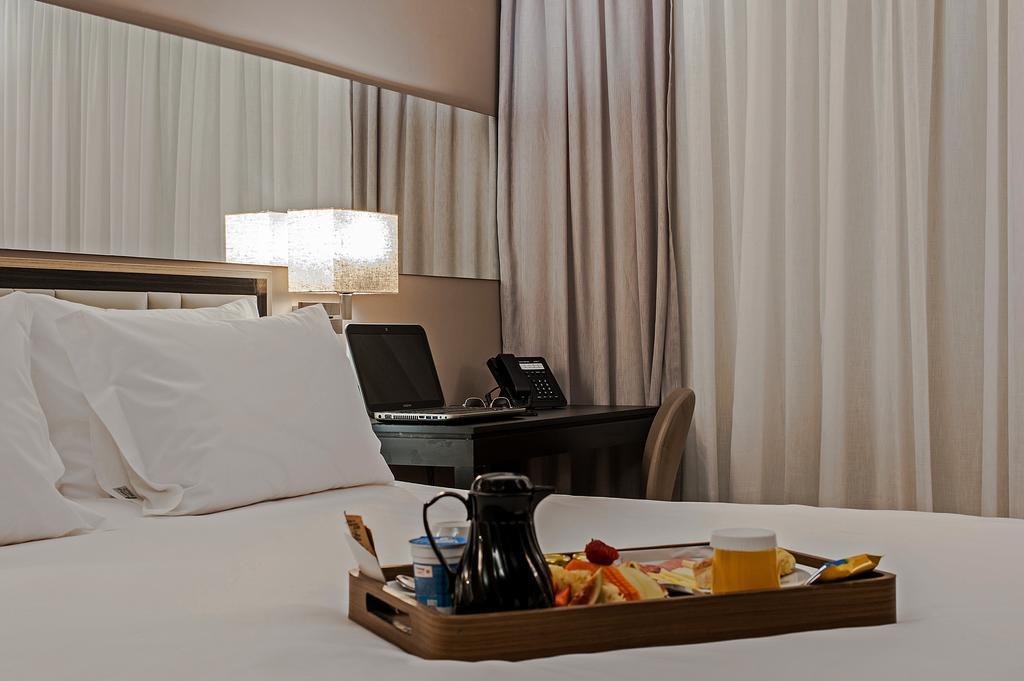 Hotel Atlantico Prime ริโอเดจาเนโร ห้อง รูปภาพ Breakfast in a room